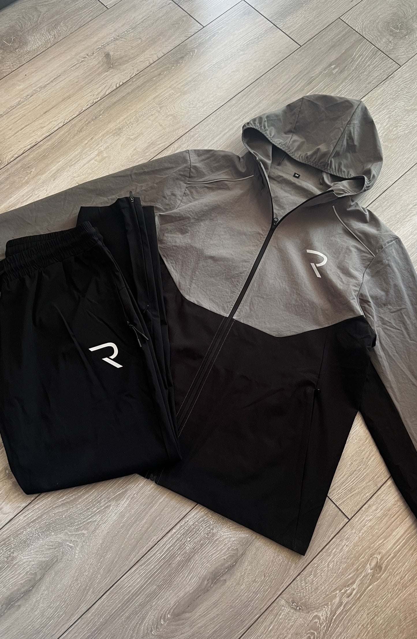 SIGNATURE SET. (Preorder shipping 3-4 weeks)